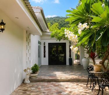 Kaeng Sian House | โรสชาเลต์ Rose Chalet