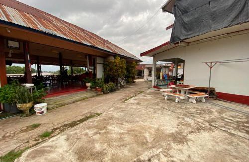 Don Det House | Johnny Guesthoues and Restaurant