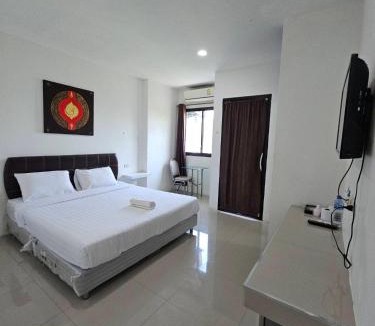 Pak Nam Hotel | Innsiri