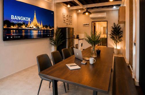 Chakkrawat House | Just Sabai - 3BR Heritage House in Chinatown