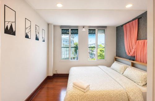 Chakkrawat House | Just Sabai - 3BR Heritage House in Chinatown
