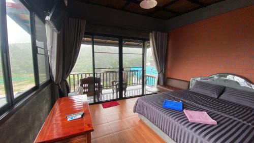 Thong Pha Phum Bed & Breakfast | Love Loft Homestay