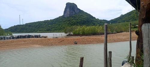Ang Thong Cabin | Phaluay seefood Motel
