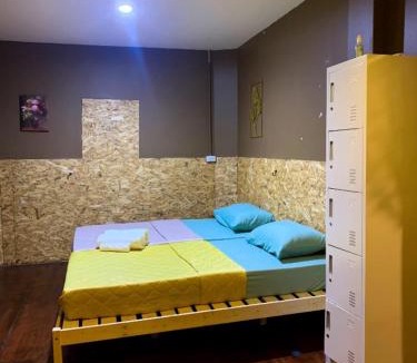 Koh Tao House | THIP bungalow family room