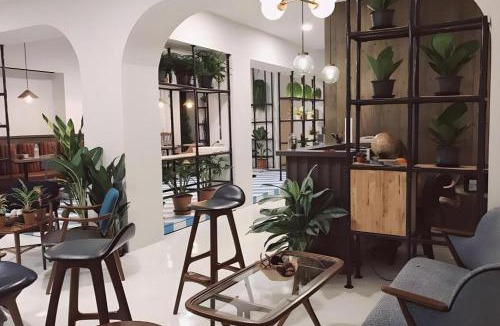 Noen Phra Hotel | Fun Hotel