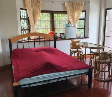 Phetchaburi House | Mountain Front Family Home Big Balcony For 4 Rare Birds, Bikes