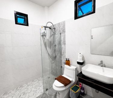Srithanu House | White House - 5mn Zen Beach - Peaceful Haven
