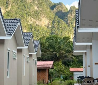 Khlong Sok Resort | Hills & Hush Khao Sok Eco Resort