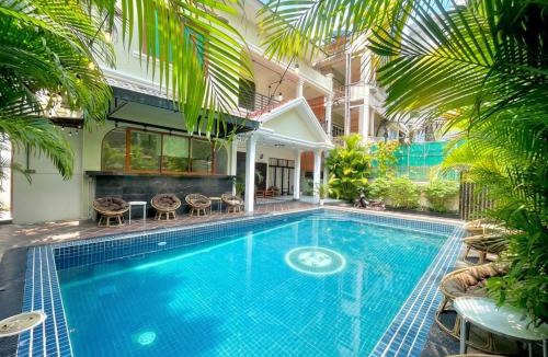 Phnom Penh City Centre Apartment | Studio in quite villa with Pool
