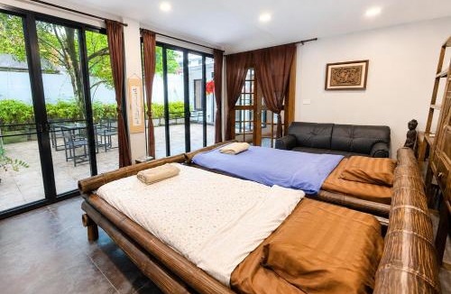 Chang Khlan Hostel | Ping Lanna Villa Chiang Mai