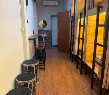 Pathumwan Hostel | AsiaTravelcom Hostel