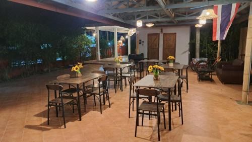 Mae Nam Ski Chalet | Ananda Resort, Villa 4 in Maenam Jungle
