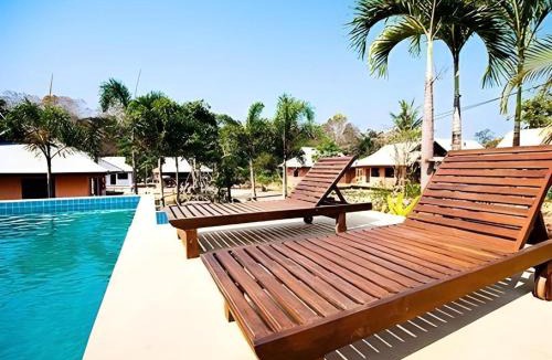 Mae Pong Hotel | Monn Phu Phrai