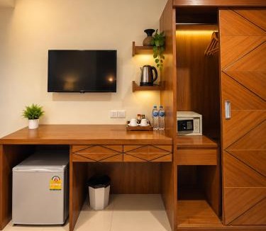 Patong Hotel | Aura Inn