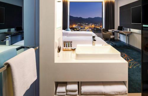 Tha Thaewawong Hotel | Novotel Marina Sriracha