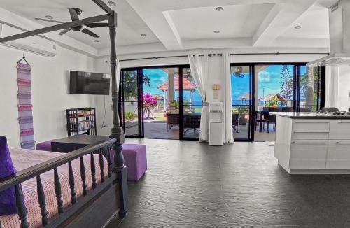 Ko Lanta Villa | Beachfront! 3 Bedrooms - Malee Beach Villa E7