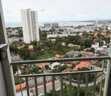 North Pattaya Hotel | NL-市区高层海景公寓-门口有双条车-室内设施齐全-近 Terminal 21-免费游池和健身-Lumpini