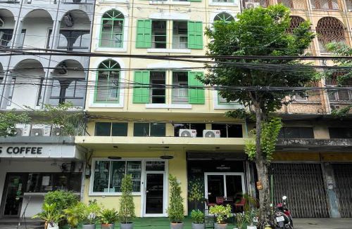 Arun Amarin Hostel | Lemon Tree Hostel Khaosan