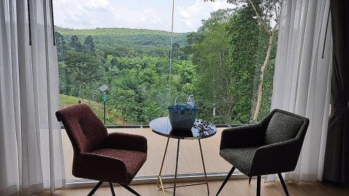 Na Di Hotel | 217 Little Hill