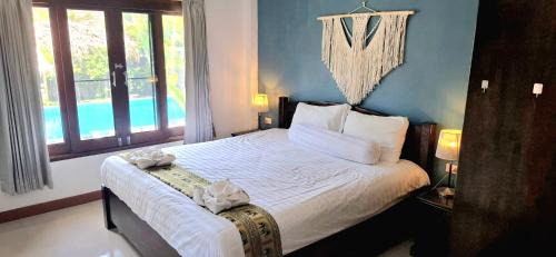 Mae Nam Ski Chalet | Ananda Resort, Villa 4 in Maenam Jungle
