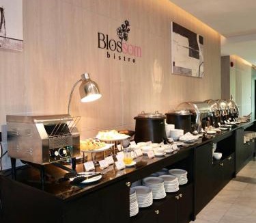 Chang Phueak Hotel | The Clover