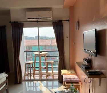 Ban Bang Saen Hotel | RungRoj Panich Hotel