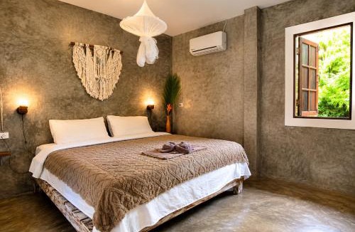Hin Hong House | The Verandas