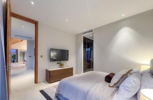 Cherngtalay Villa | 6BR 20m Private Pool Boutique Villa By Warm PLus