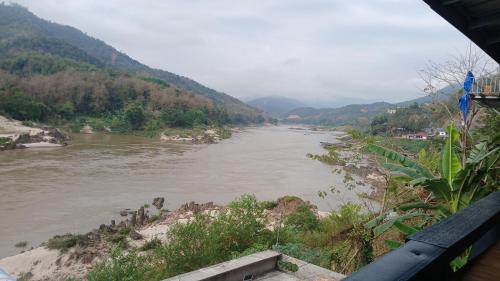 Pakbeng House | Mekong view Guesthouse