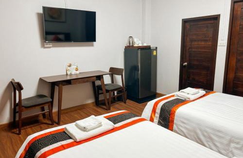 Samut Songkhram Hotel | The Bedrooms Maeklong and Services Apartment