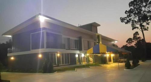 Nakhon Nayok Resort | Loft Village
