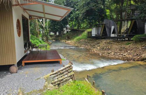 Khao Yai National Park House | เจ๊าะแจ๊ะแคมป์