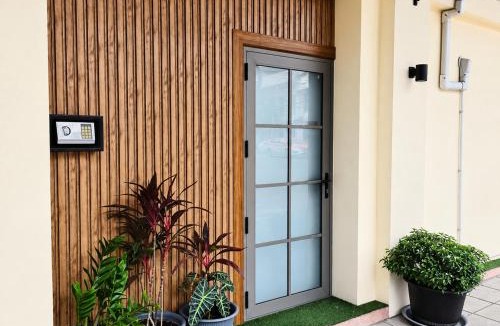 Pom Prap Sattru Phai House | Victory place 3