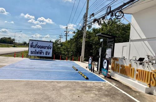 Lop Buri Hotel | PJ Loft Hotel EV Station Lopburi