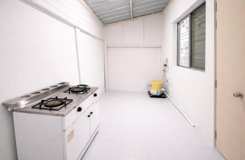 Lat Krabang Apartment | Pruksa House 3-Bedroom near Bangkok Airport with Free WiFi