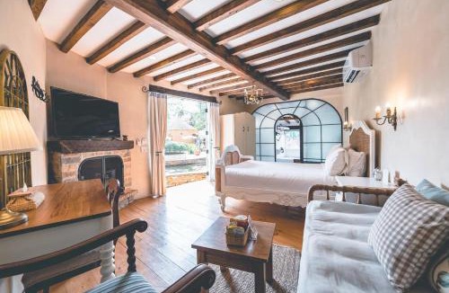 Wang Mi Hotel | Moon River Village