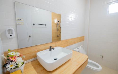 Salaya Villa | Baan Iris Salaya