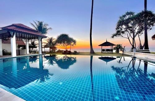 Ko Lanta Villa | Beachfront! 4 Bedrooms - Malee Beach Villa E6