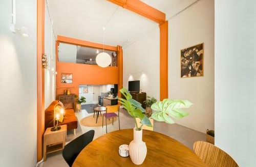 Phra Khanong Apartment | Industrial Loft Sukhumvit 3-Bedroom Designer House - 2 Min to BTS Bang Chak