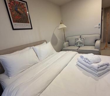 Khao Takiab Apartment | Cabanas Hua Hin - Modern studio, Khao Takiab, Nong Kae Beach, Cicada Market