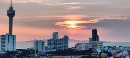 Jomtien Apartment | Sea View Condo in Grande Caribbean l Pool l Near Jomtien Beach and Walking Street
