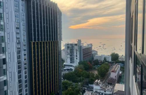 Pattaya Bay Apartment | Modern 1BR at The Base Pattaya Central