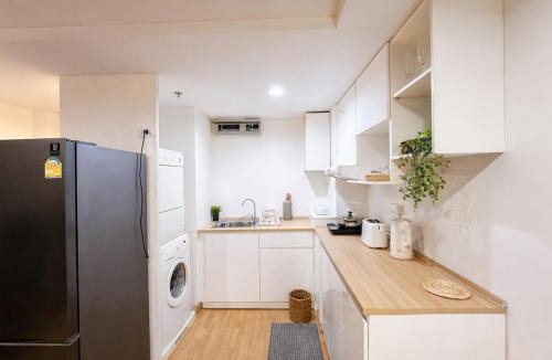 Chong Nonsi Apartment | Elegant Vintage 3BR Family Home Sathorn
