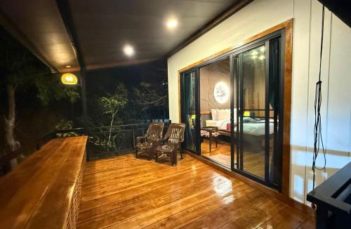Nuea Khlong House | Little Rock Kohjum