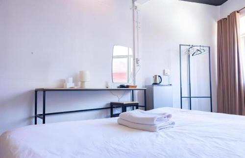 Chang Moi Apartment | XXGO INN Thaphae Chiang Mai - กำแพงดิน