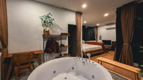 Pak Chong District Resort | Picnic camp x Picnic cafe เขายายเที่ยง