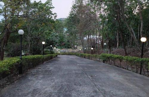 Nang Lae House | House 389-A Quiet Home Above the Valley in the City