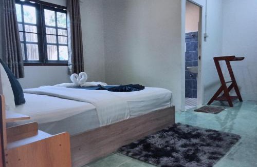 Thong Krut Hostel | Ladybugs hostel sunset