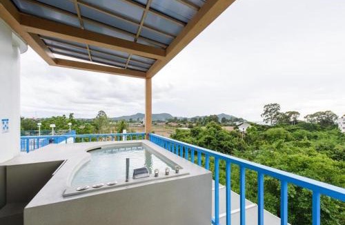 Bang Sare Hotel | Costa Village Jacuzzi Bangsaray