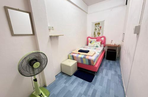 Downtown Krabi Hostel | Madam Guesthouse